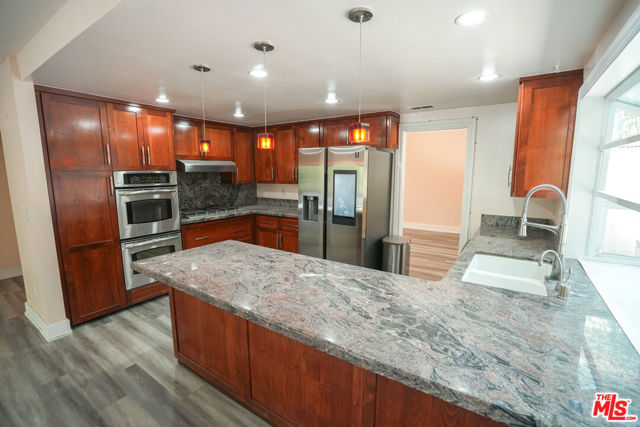 19616 Pine Valley Avenue, Porter Ranch CA: https://media.crmls.org/mediaz/0370c67b-68a7-4fba-85ba-fa9fb7198d33.jpg