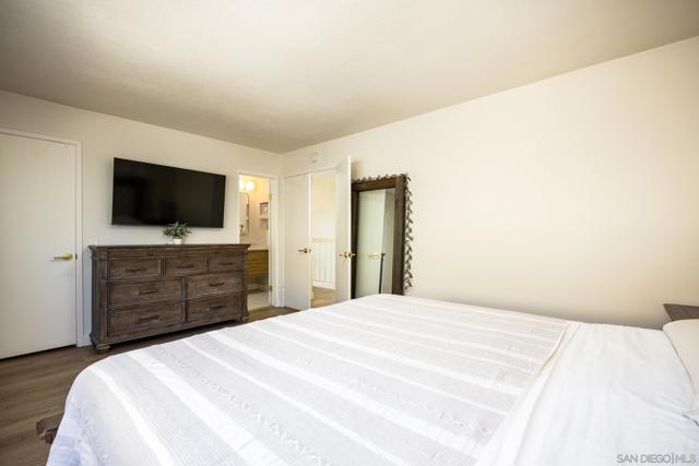 7813 Starling Dr, San Diego CA: https://media.crmls.org/mediaz/0370f72d-e17d-48e6-8208-f736df6031be.jpg