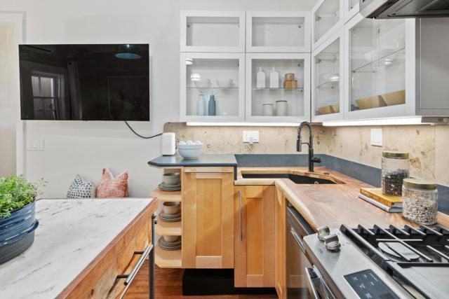 950 Noe Street, San Francisco CA: https://media.crmls.org/mediaz/03711126-bf29-47d7-a1de-bc3dae9d3319.jpg