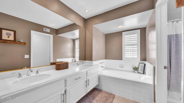 30972 Minute Man Way, Westlake Village CA: https://media.crmls.org/mediaz/03717652-d229-4ecf-9208-27eae5e2a2fc.jpg