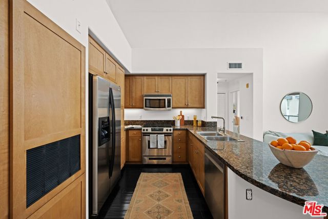 13044 Pacific Promenade, 424 photo 7
