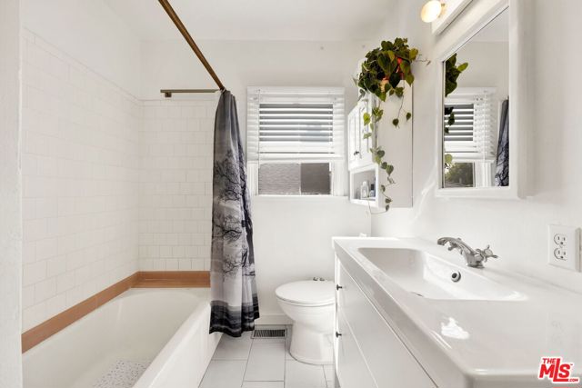 3456 Beethoven Street, Los Angeles CA: https://media.crmls.org/mediaz/0371a706-0921-483d-8287-be8419f5c4a2.jpg