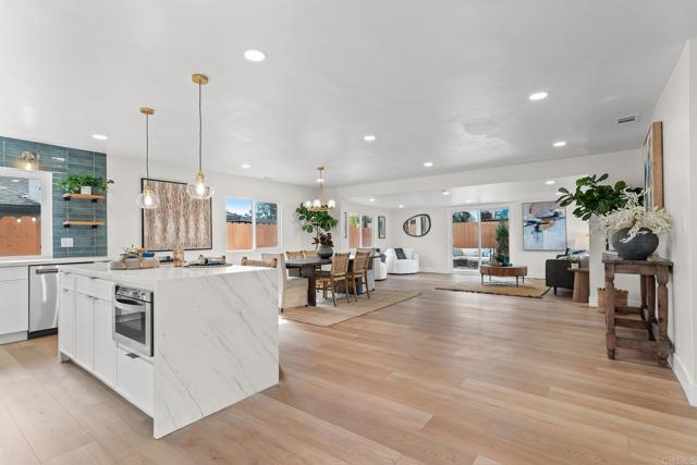 Detail Gallery Image 3 of 29 For 4949 Luna Dr, Oceanside,  CA 92057 - 3 Beds | 2 Baths