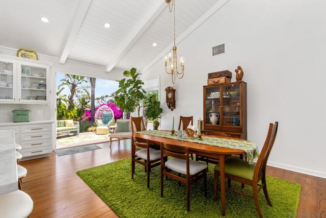 935 Hacienda Dr, El Cajon CA: https://media.crmls.org/mediaz/03729969-cdde-423f-83fe-985cfebaa2c4.jpg