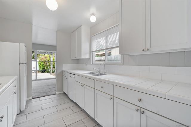 6734 Barnhurst Dr, San Diego CA: https://media.crmls.org/mediaz/0372ae83-b029-4430-9c02-03eaf31ec1ec.jpg