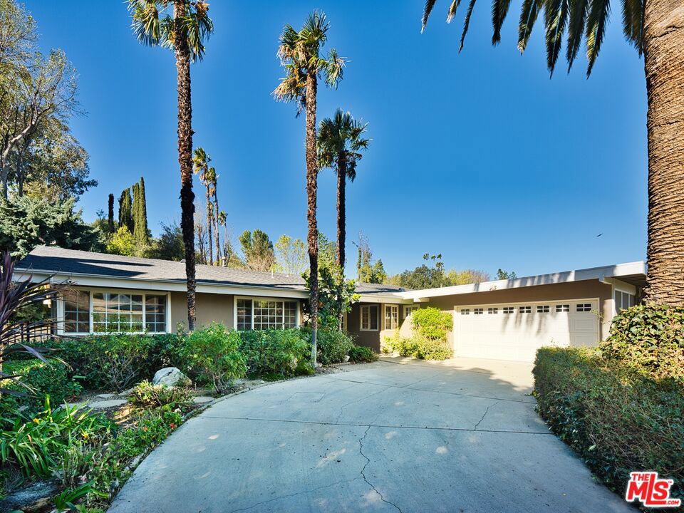 4863 Don Juan Place
