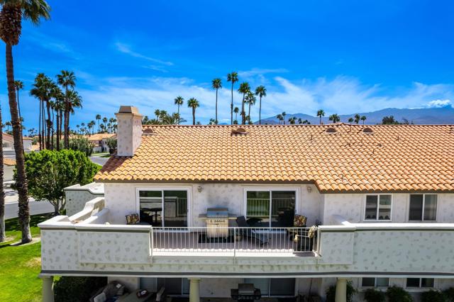 291 Vista Royale W Circle, Palm Desert CA: https://media.crmls.org/mediaz/03739be3-180d-40e4-805d-504aec709dd4.jpg