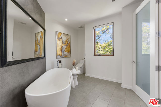 10844 Rochester Avenue photo 34