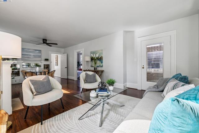 1525 Stanton St, Alameda CA: https://media.crmls.org/mediaz/0373c878-a783-471d-9062-3cbc023fa976.jpg