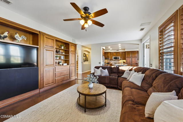 Image 26 of 51 For 490 Peter Place