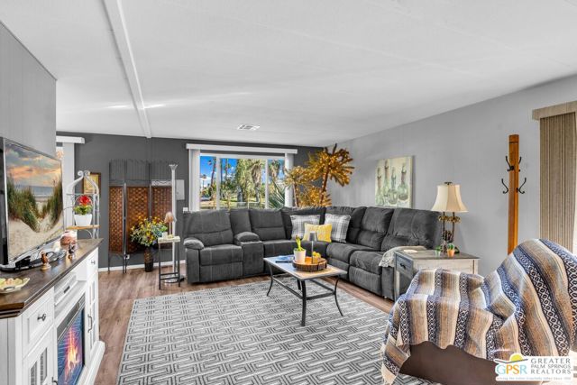 7 Lincoln, Cathedral City CA: https://media.crmls.org/mediaz/03746d6c-0706-4719-8703-2a380d3b1df2.jpg