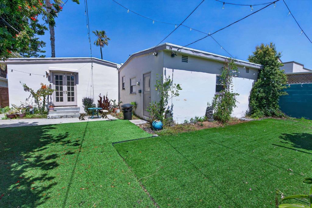 819 Law Street - photo 17