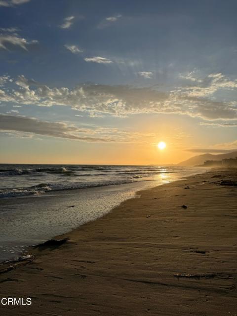 2316 Kehala Avenue, Ventura CA: https://media.crmls.org/mediaz/0374b522-aaac-4f59-82ae-15578cb121b6.jpg