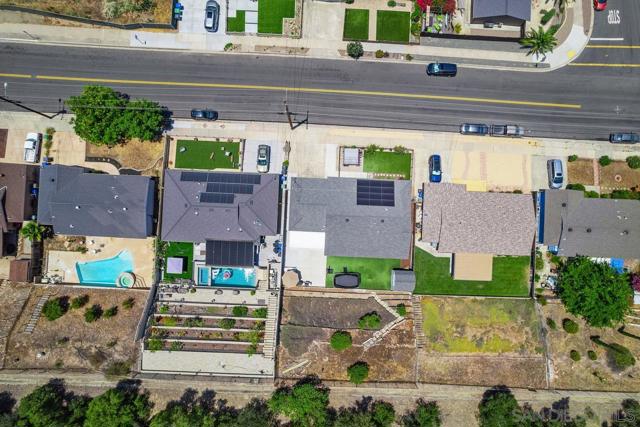 10231 Settle Rd, Santee CA: https://media.crmls.org/mediaz/0374ec43-218b-4fae-b18a-1b5580a3bd2b.jpg