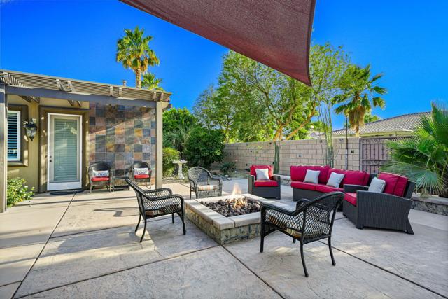 52395 Whispering Way, La Quinta CA: https://media.crmls.org/mediaz/0375f1fb-e2c8-4c9e-93ed-72761cd5647e.jpg