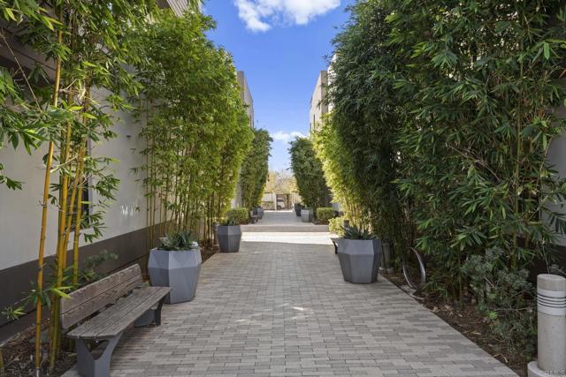 Detail Gallery Image 35 of 57 For 2563 State St, Carlsbad,  CA 92008 - 2 Beds | 2/2 Baths