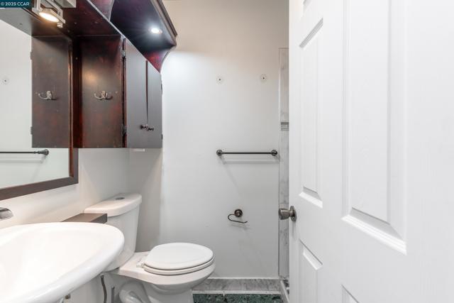 2345 Paloma Ct, Pinole CA: https://media.crmls.org/mediaz/0376c0b9-9c8d-43c7-b69c-59d5bccb3201.jpg