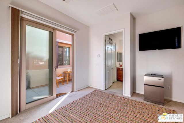 81091 Avenida Colonias, Indio CA: https://media.crmls.org/mediaz/0377b0f9-fe03-4f73-9ee9-530ac18ec7ca.jpg