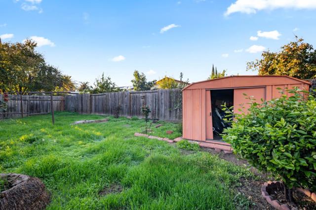 1745 Vista Glen Drive, San Jose CA: https://media.crmls.org/mediaz/0377cc65-b387-46ce-a3a6-8e887808712f.jpg