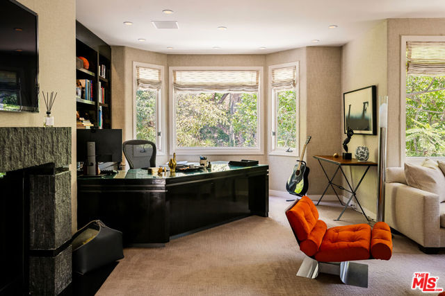 6 Bed Home for Sale in Los Angeles, California