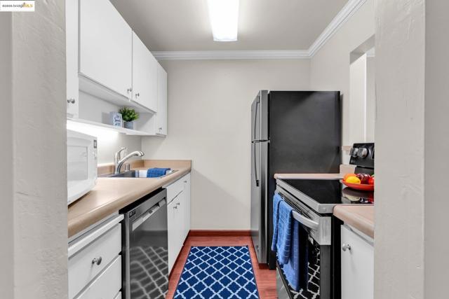 470 N N Civic Drive, Walnut Creek CA: https://media.crmls.org/mediaz/037845f5-7fcd-46c0-a338-62d9f772712e.jpg