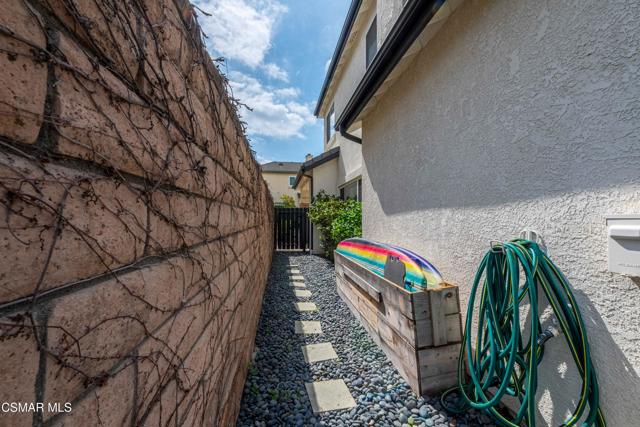 2658 Morning Grove Way, Thousand Oaks CA: https://media.crmls.org/mediaz/03792ffa-3460-404e-ab0c-14688104358e.jpg