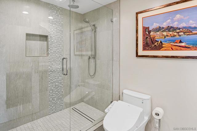 89 Tunapuna Ln, Coronado CA: https://media.crmls.org/mediaz/037958ea-b88c-4e15-a9e7-3d89493a7d65.jpg