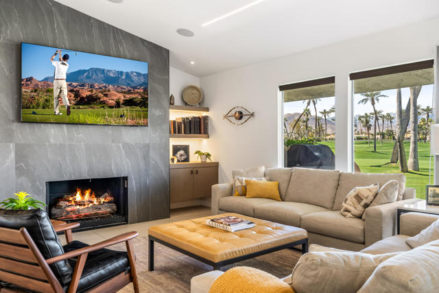 44841 Desert Horizons Drive, Indian Wells CA: https://media.crmls.org/mediaz/0379987c-8bee-4cbd-9f7a-55f301b03b00.jpg