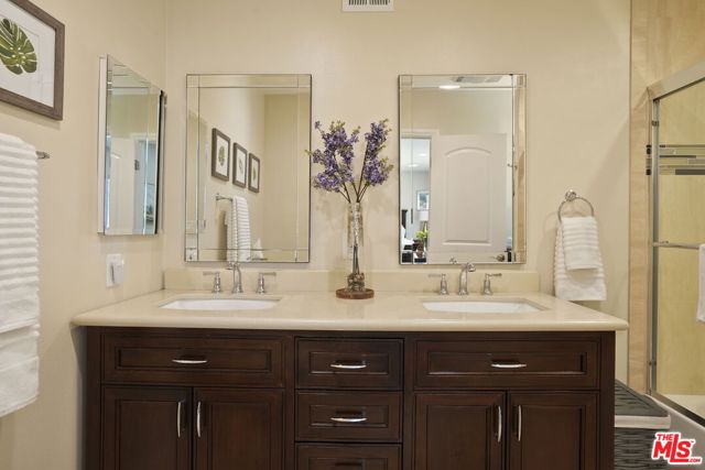 10501 Forbes Avenue photo 16