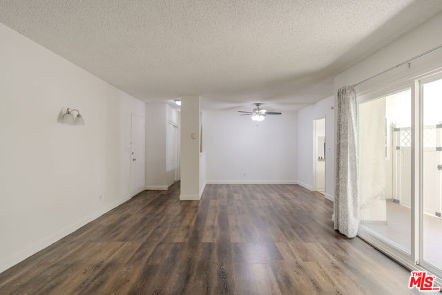 5625 Sumner Way, Culver City, California 90230, 1 Bedroom Bedrooms, ,1 BathroomBathrooms,Condominium,For Sale,Sumner,24407281