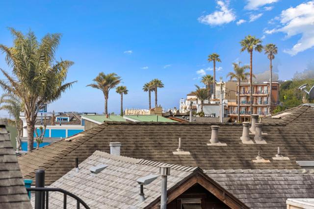 303 Cherry Avenue, Capitola CA: https://media.crmls.org/mediaz/037a655d-16dc-4ec8-a892-494d627c251b.jpg