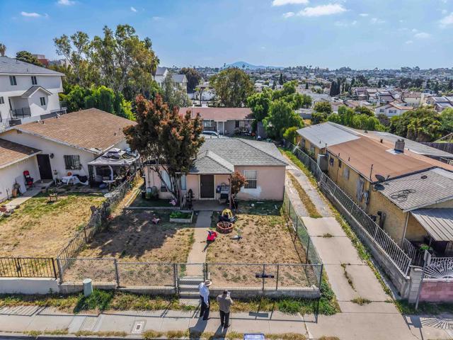 235 37 S Willie James Jones Avenue, San Diego CA: https://media.crmls.org/mediaz/037b0c08-2cea-4b4b-aca8-1a3e1787dfc6.jpg