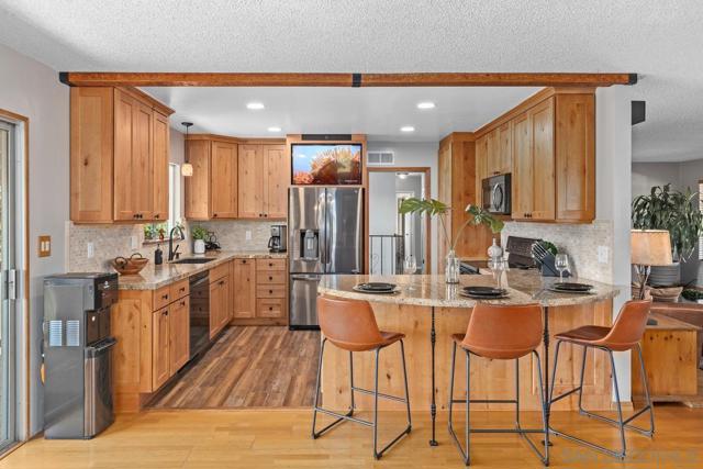 11249 Valle Vista Rd, Lakeside CA: https://media.crmls.org/mediaz/037b3925-217b-4996-a500-07e51331bc19.jpg