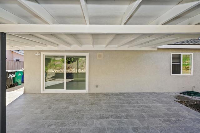 7684 Meadowbrook Ct, San Diego CA: https://media.crmls.org/mediaz/037bdc70-cc9d-4385-80aa-d9f63cbde73b.jpg