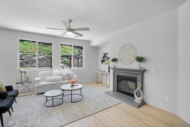 1120 Parkview Dr, Oceanside CA: https://media.crmls.org/mediaz/037bea09-95ad-4d3c-bf1e-85d9ea414755.jpg