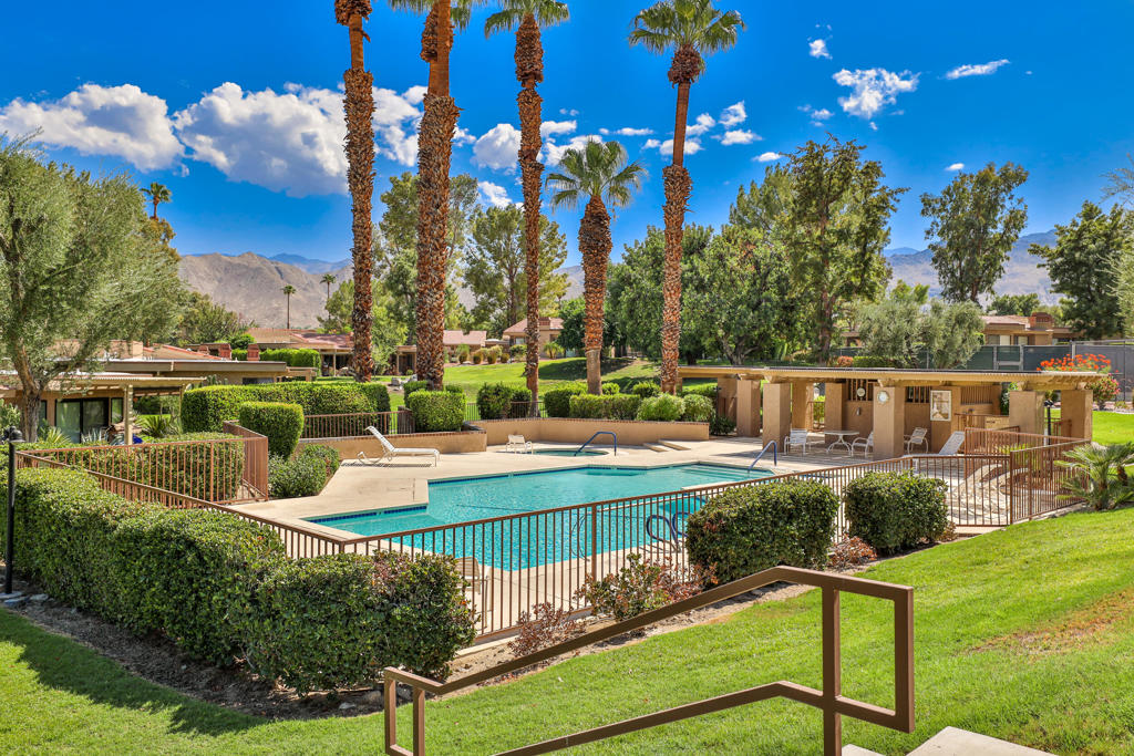 48992 Canyon Crest Lane