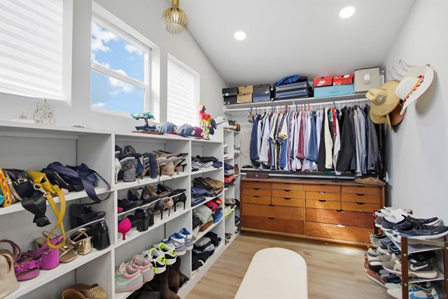 3558 Siembre St, Bonita CA: https://media.crmls.org/mediaz/037c8584-f945-4aa6-b5e8-56db7f6259f2.jpg