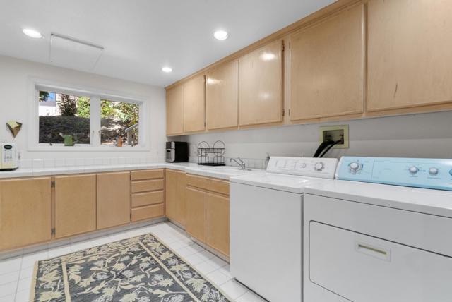 29 Kite Hill Road, Santa Cruz CA: https://media.crmls.org/mediaz/037cc36f-b04a-40a9-8bc4-eb1a582af387.jpg