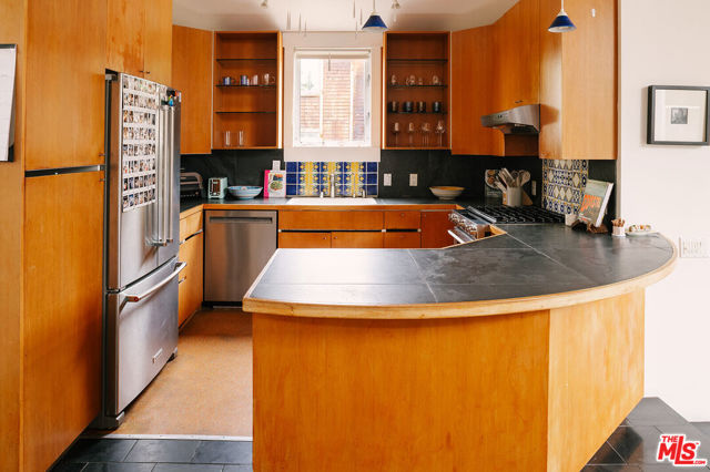 803 Boccaccio, Venice CA: https://media.crmls.org/mediaz/037d517d-1591-4e63-beed-19531d737f6d.jpg