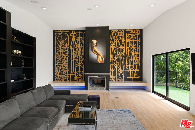 8514 Hillside Avenue, Los Angeles CA: https://media.crmls.org/mediaz/037d89aa-f231-4cee-9ef7-e99136477596.jpg