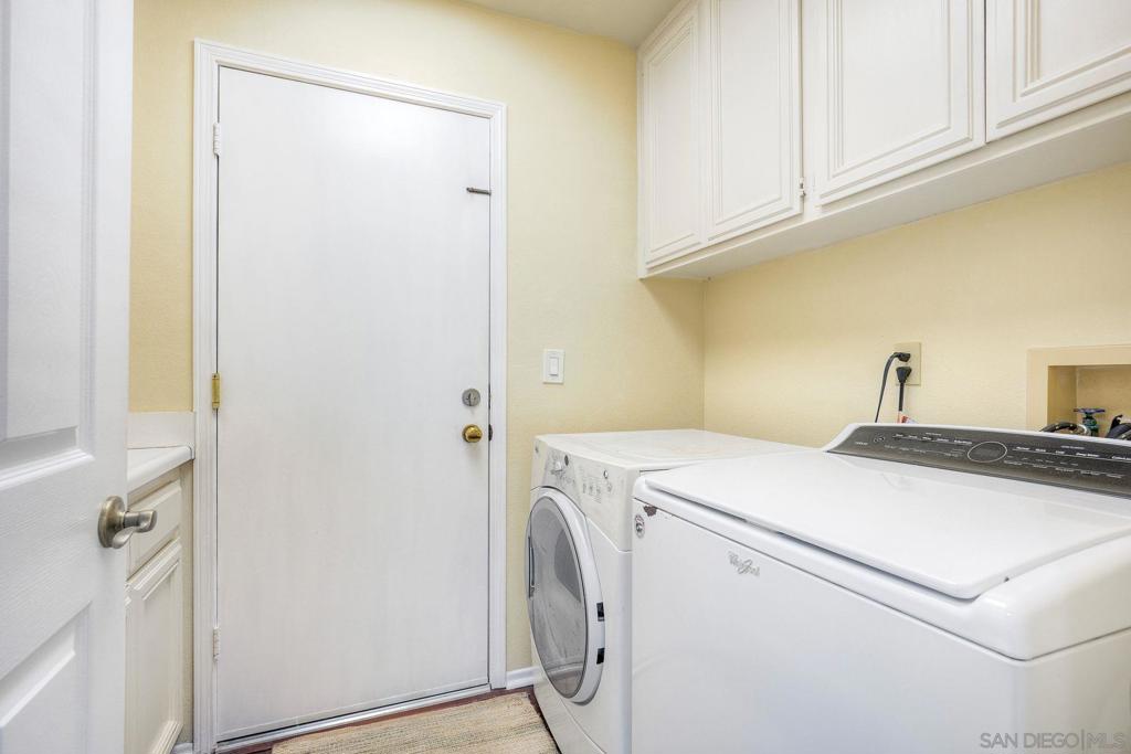 8748 Butano Ct - photo 19