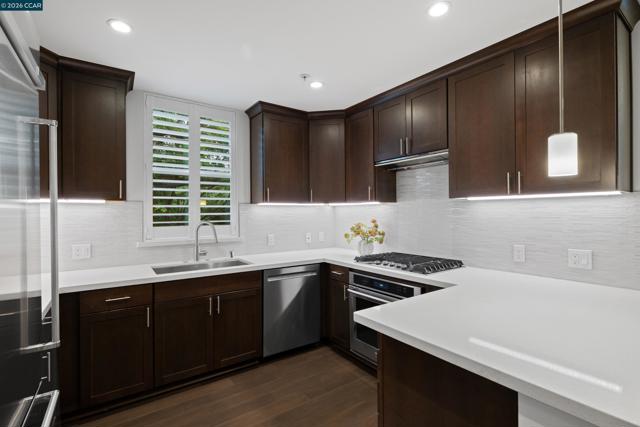 1000 Dewing Ave, Lafayette CA: https://media.crmls.org/mediaz/037e8532-4f29-457d-a631-064b25d4dbbf.jpg