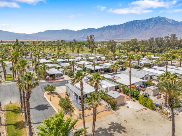 16400 Bubbling Wells Road, Desert Hot Springs CA: https://media.crmls.org/mediaz/037ea9d4-1c51-4016-8488-d409e9f68488.jpg