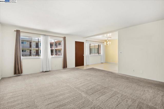 2133 Santa Clara Ave, Alameda CA: https://media.crmls.org/mediaz/037ef4cd-828a-40a9-bec2-0c9f579b0e67.jpg