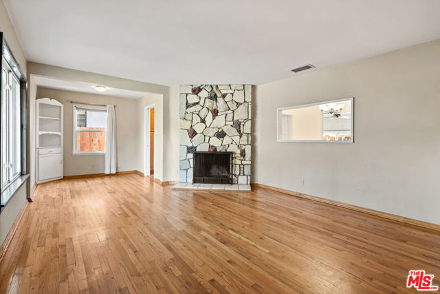2923 Urban Avenue photo 8