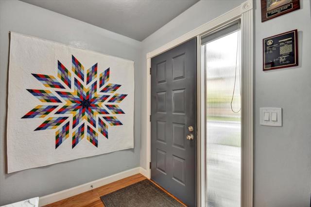 4214 Gull Cove Way, Capitola CA: https://media.crmls.org/mediaz/037fa131-14a8-4086-a2ff-524ebc2a076b.jpg