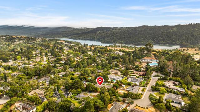 1575 Kingswood Drive, Hillsborough CA: https://media.crmls.org/mediaz/037fc7bf-7636-4c8c-901c-3a66116cee87.jpg