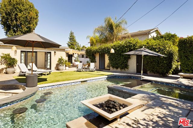 13128 Hartsook Street, Sherman Oaks CA: https://media.crmls.org/mediaz/03809d99-46c0-42d1-ac3e-6d1bb8a7fad2.jpg