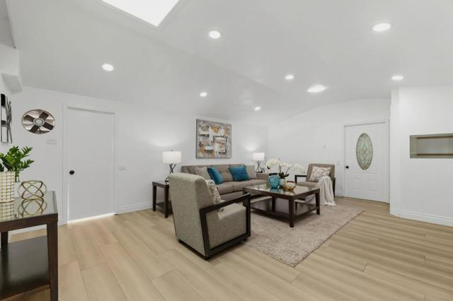 1199 Blazingwood Drive, Sunnyvale CA: https://media.crmls.org/mediaz/03812862-bcb5-47a9-aeec-397845930184.jpg