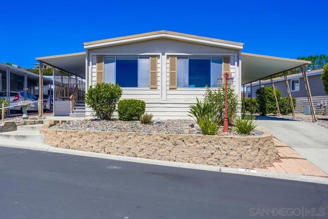 650 S Rancho Santa Fe RD 44, San Marcos CA: https://media.crmls.org/mediaz/038154fa-761e-4a49-98d3-80370dc8a48e.jpg